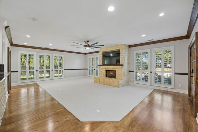 585 Shady Oaks Drive, Southlake, TX 76092
