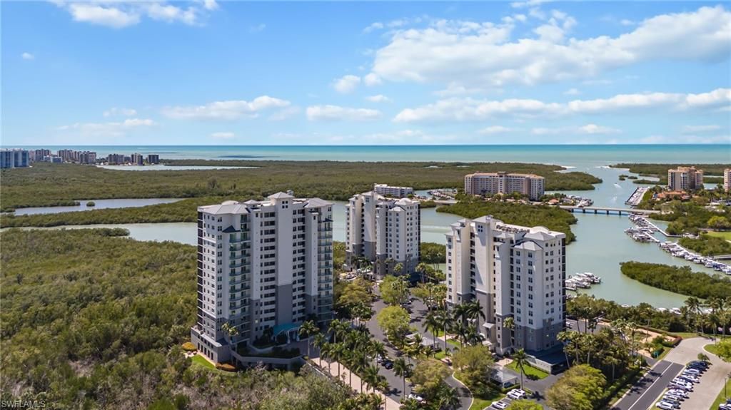 425 Cove Tower DR 502, NAPLES, FL 34110 — exterior