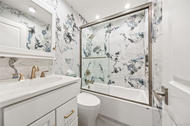 1 Darby Road, Airmont, NY 10952