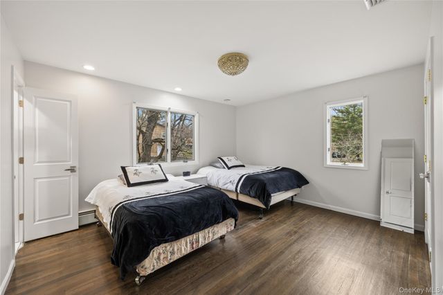 1 Darby Road, Airmont, NY 10952