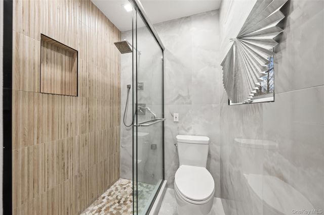 1 Darby Road, Airmont, NY 10952