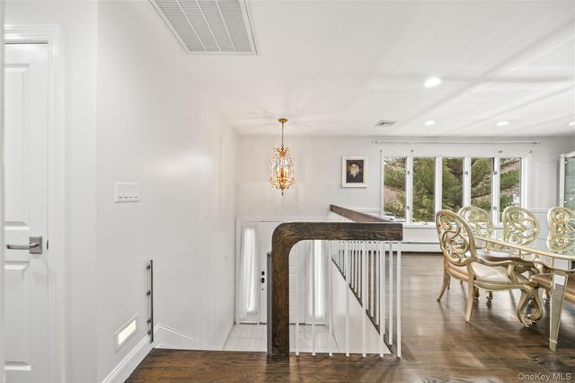 1 Darby Road, Airmont, NY 10952