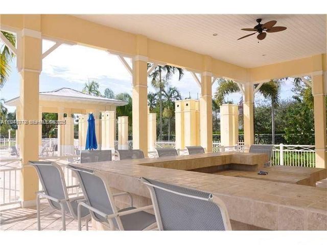 134 SE 28th Ter 4, Homestead, FL 33033