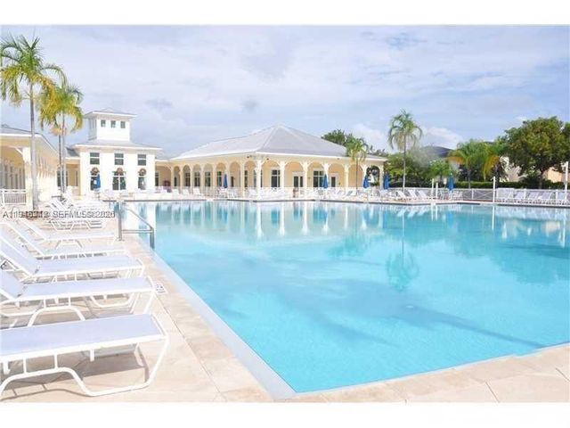 134 SE 28th Ter 4, Homestead, FL 33033