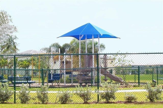 134 SE 28th Ter 4, Homestead, FL 33033