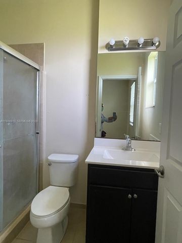 134 SE 28th Ter 4, Homestead, FL 33033