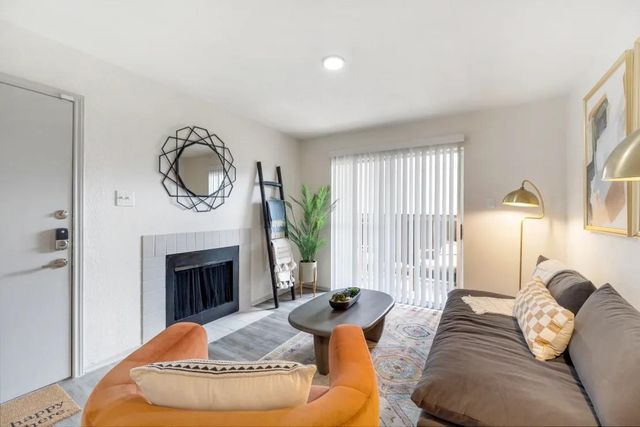 11715 S Glen Drive 101T-1, Houston, TX 77099