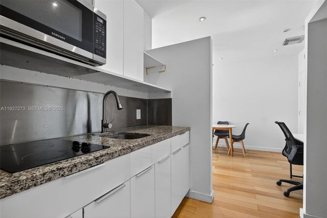 1555 Pennsylvania Ave 205, Miami Beach, FL 33139