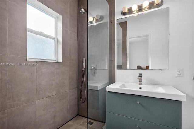 1555 Pennsylvania Ave 205, Miami Beach, FL 33139