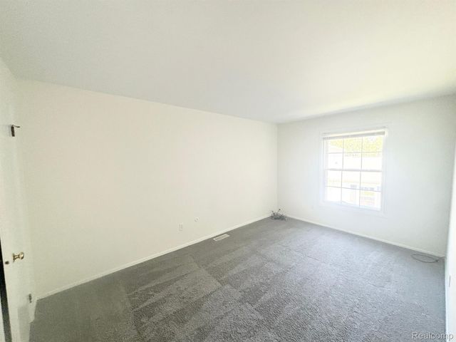 2814 WILLOW, Orion Charter Township, MI 48360