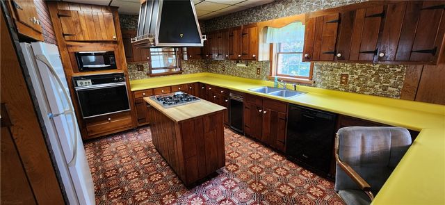 248 Plank Rd, Somerset Boro, PA 15501