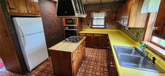 248 Plank Rd, Somerset Boro, PA 15501