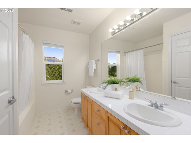 4092 Nw SCOTTSDALE Dr, Beaverton, OR 97006