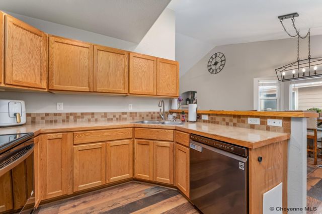 5428 ALEX RANCH RD, Cheyenne, WY 82007