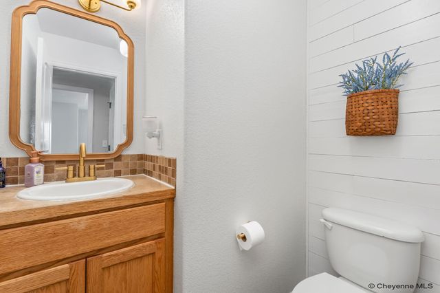 5428 ALEX RANCH RD, Cheyenne, WY 82007