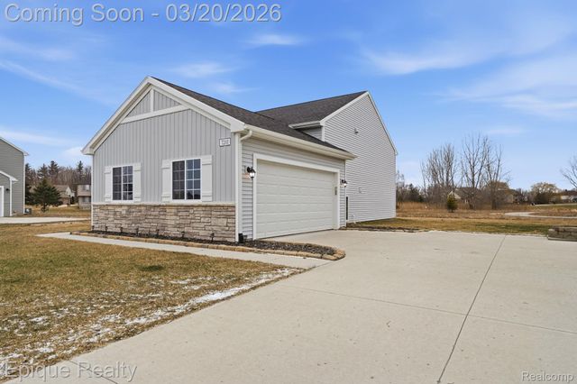 7201 Primrose Lane, Grand Blanc Charter Township, MI 48439