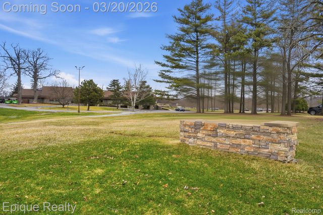 7201 Primrose Lane, Grand Blanc Charter Township, MI 48439