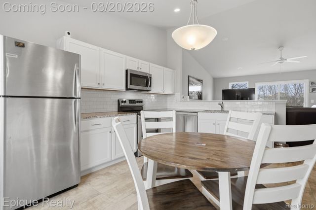 7201 Primrose Lane, Grand Blanc Charter Township, MI 48439