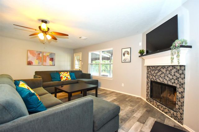 11007 Shumard Oak Court, Houston, TX 77065
