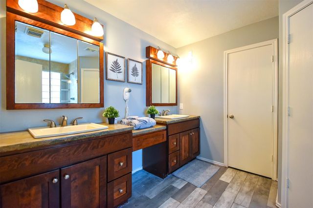 11007 Shumard Oak Court, Houston, TX 77065