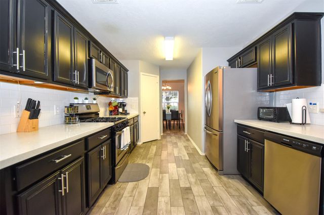11007 Shumard Oak Court, Houston, TX 77065