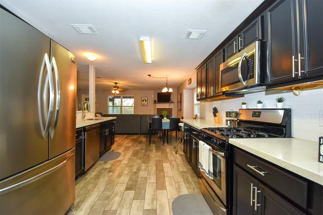 11007 Shumard Oak Court, Houston, TX 77065