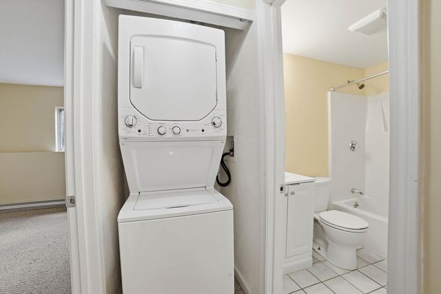 11 Gibbs St B17, Worcester, MA 01607