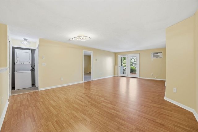 11 Gibbs St B17, Worcester, MA 01607