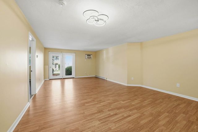 11 Gibbs St B17, Worcester, MA 01607