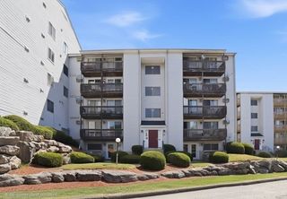 11 Gibbs St B17, Worcester, MA 01607