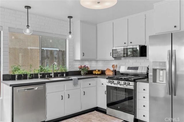 7946 Aqua Mansa Road, San Diego, CA 92126