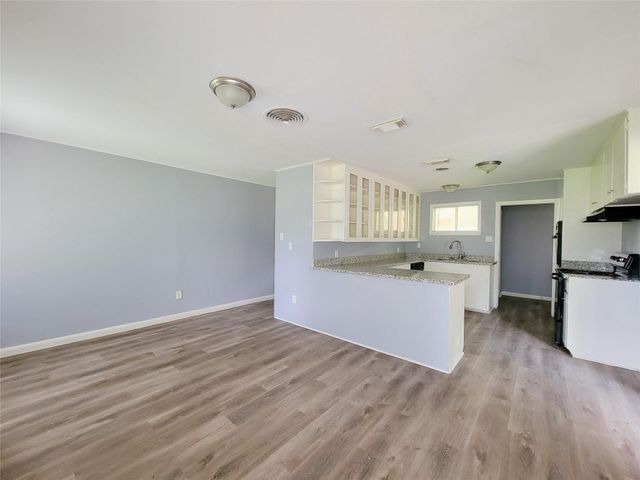 1102 Avenue C, Sweeny, TX 77480