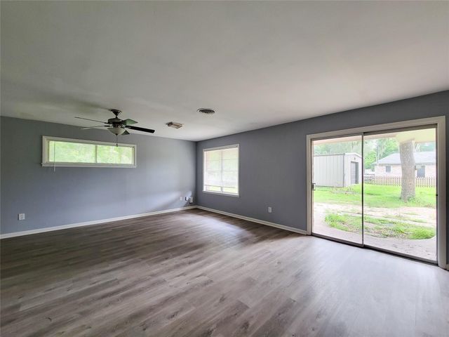 1102 Avenue C, Sweeny, TX 77480