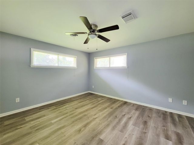 1102 Avenue C, Sweeny, TX 77480