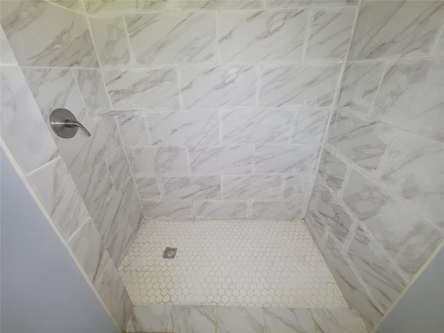 1102 Avenue C, Sweeny, TX 77480