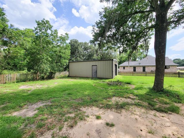 1102 Avenue C, Sweeny, TX 77480