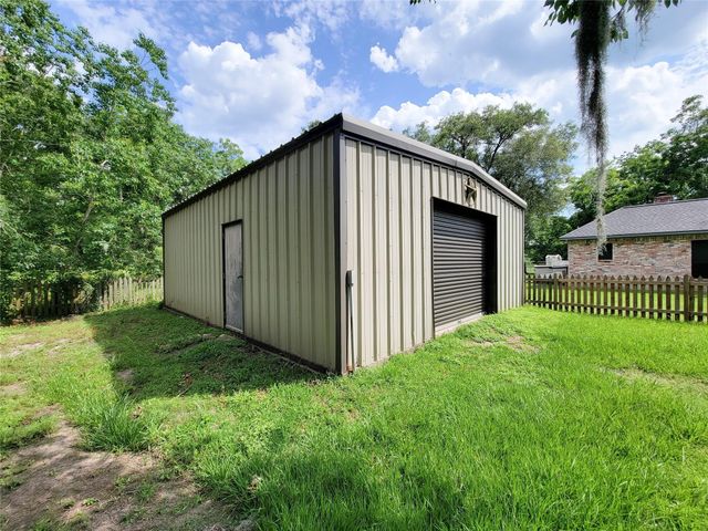 1102 Avenue C, Sweeny, TX 77480