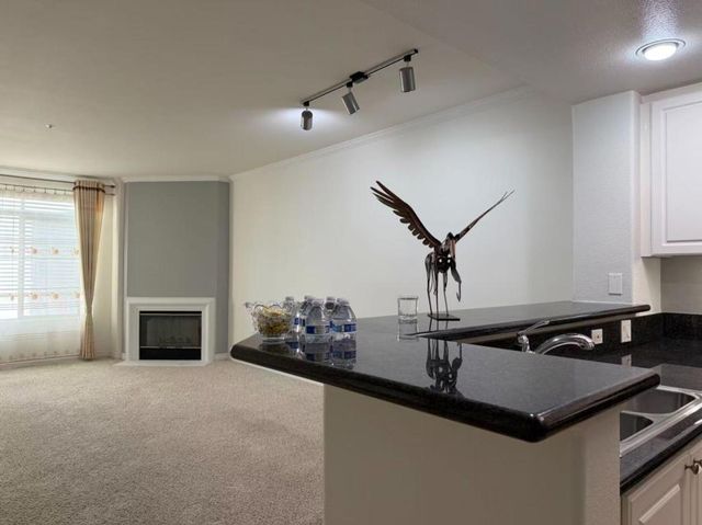 9263 Regents Road B301, La Jolla, CA 92037