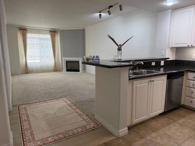 9263 Regents Road B301, La Jolla, CA 92037