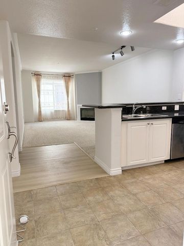9263 Regents Road B301, La Jolla, CA 92037