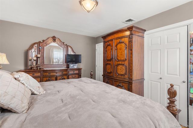 234 E 3rd Street, Deer Park, NY 11729