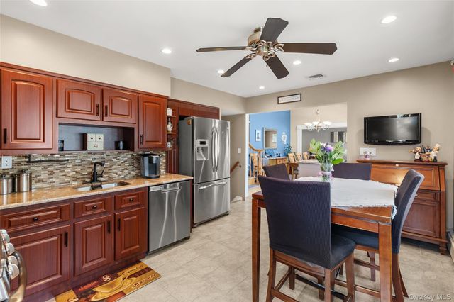 234 E 3rd Street, Deer Park, NY 11729