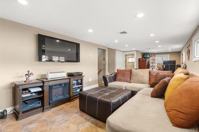 234 E 3rd Street, Deer Park, NY 11729