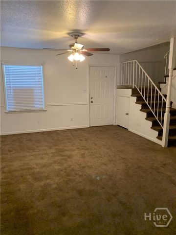 455 Mall Boulevard 36, Savannah, GA 31406
