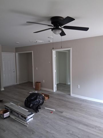 36 Youmans Lane, Smoaks, SC 29481