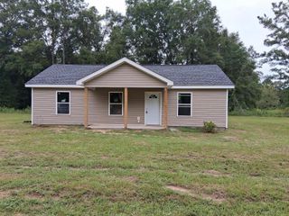 36 Youmans Lane, Smoaks, SC 29481