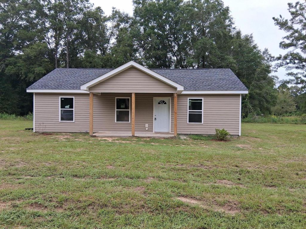 36 Youmans Lane, Smoaks, SC 29481
