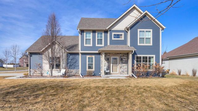 1776 Galena DRIVE, Port Washington, WI 53074