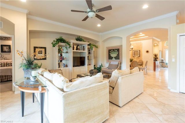 5725 Lago Villaggio WAY, Naples, FL 34104