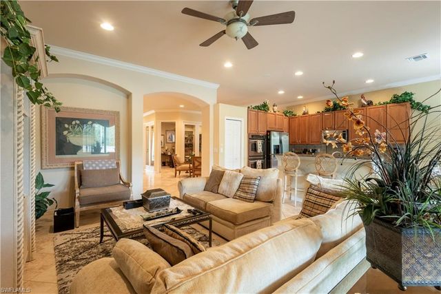5725 Lago Villaggio WAY, Naples, FL 34104